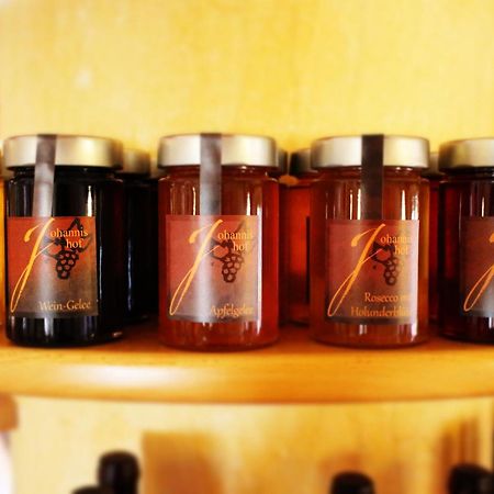 Johannishof Wein-Cafe & Gaestehaus Langsur Luaran gambar