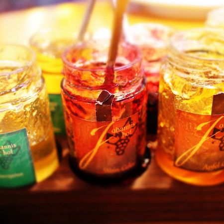Johannishof Wein-Cafe & Gaestehaus Langsur Luaran gambar