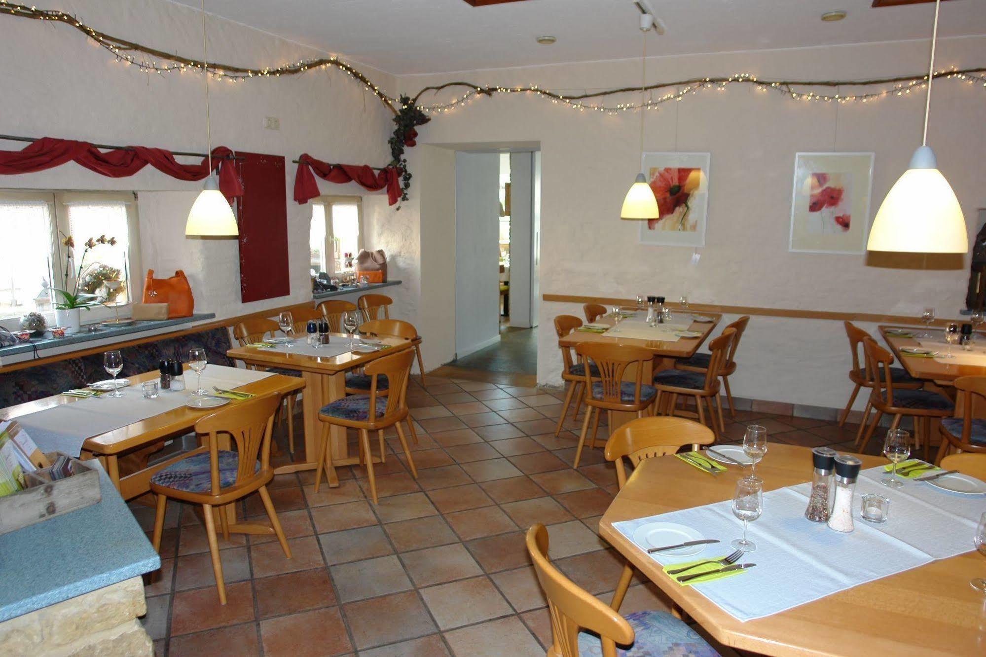 Johannishof Wein-Cafe & Gaestehaus Langsur Luaran gambar