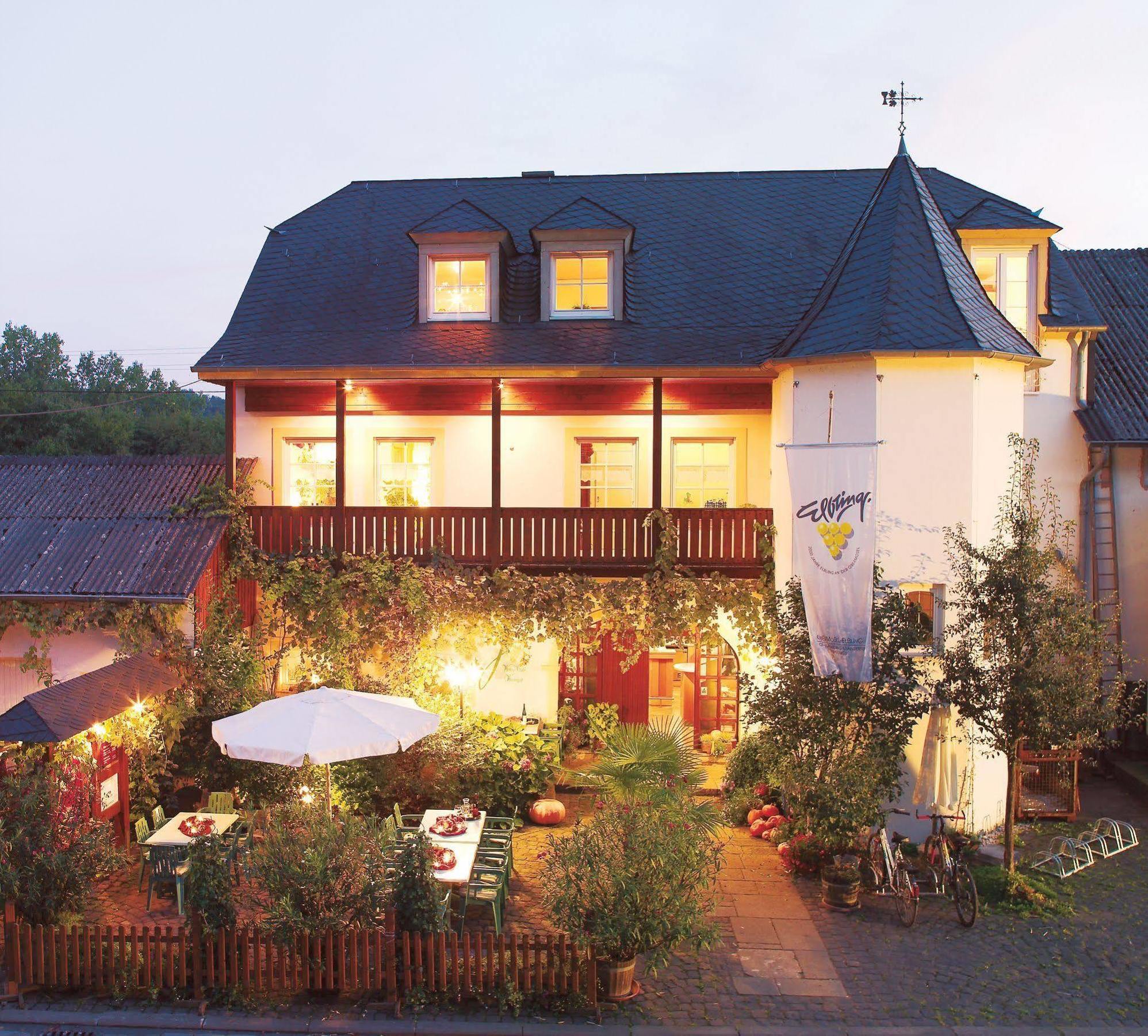 Johannishof Wein-Cafe & Gaestehaus Langsur Luaran gambar